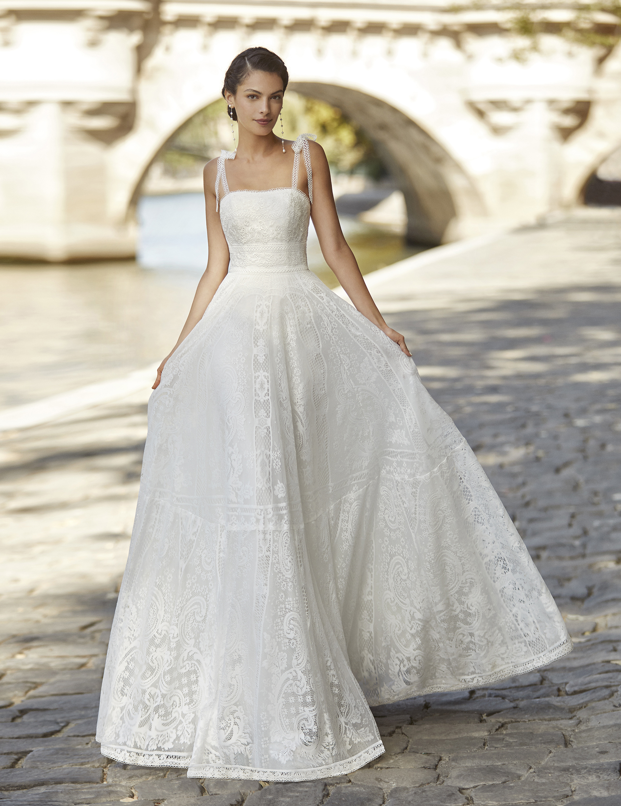 Vestiti e Abiti da Sposa Firmati Alma by Rosa Clarà a Verona