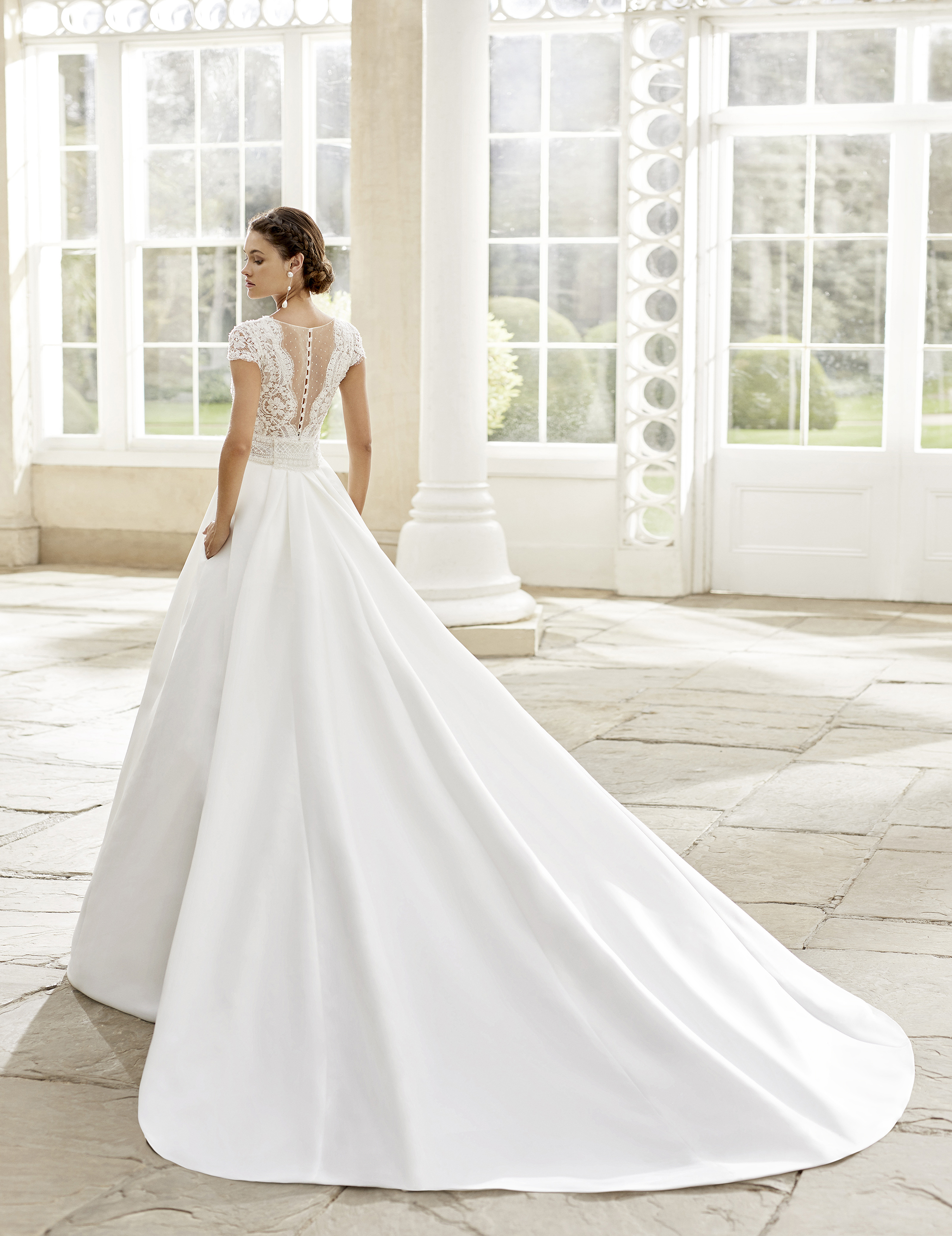 Vestiti e Abiti da Sposa Eleganti a Verona e Online
