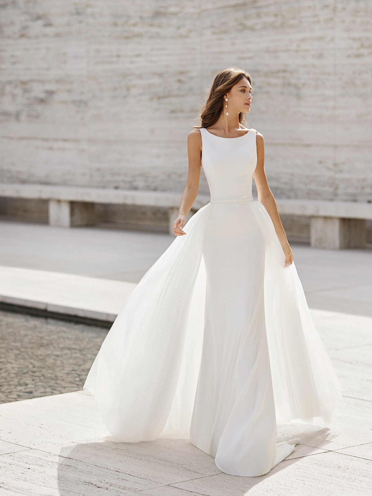 Vestiti e Abiti da Sposa in Raso e Mikado a Verona e Online